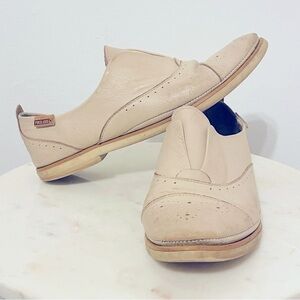 Pikolinos Slip On Leather Oxford Shoes - 39